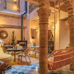 Mama Lova Hotel, Riad, Restaurant & الصويرة